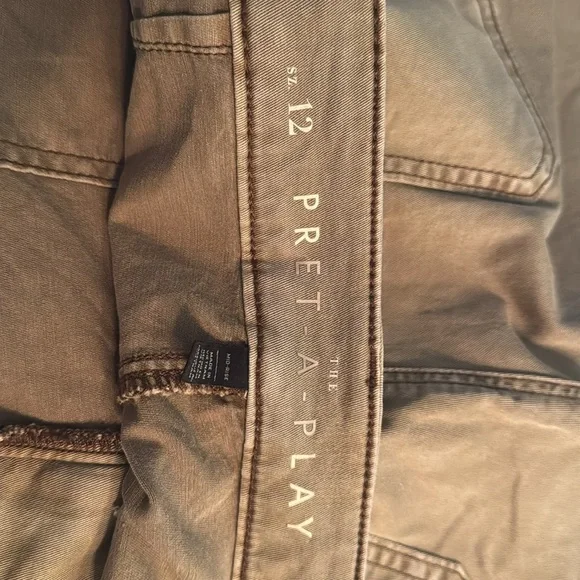 White House Black Market Tan Cargo Shorts Relaxed Fit - Picture 15 of 15